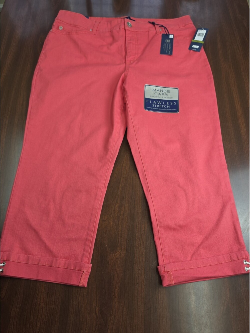 NWT Bandolino Mandie Pink Capri Pants Size 14 Cuffed Stretch Denim Casual Chic